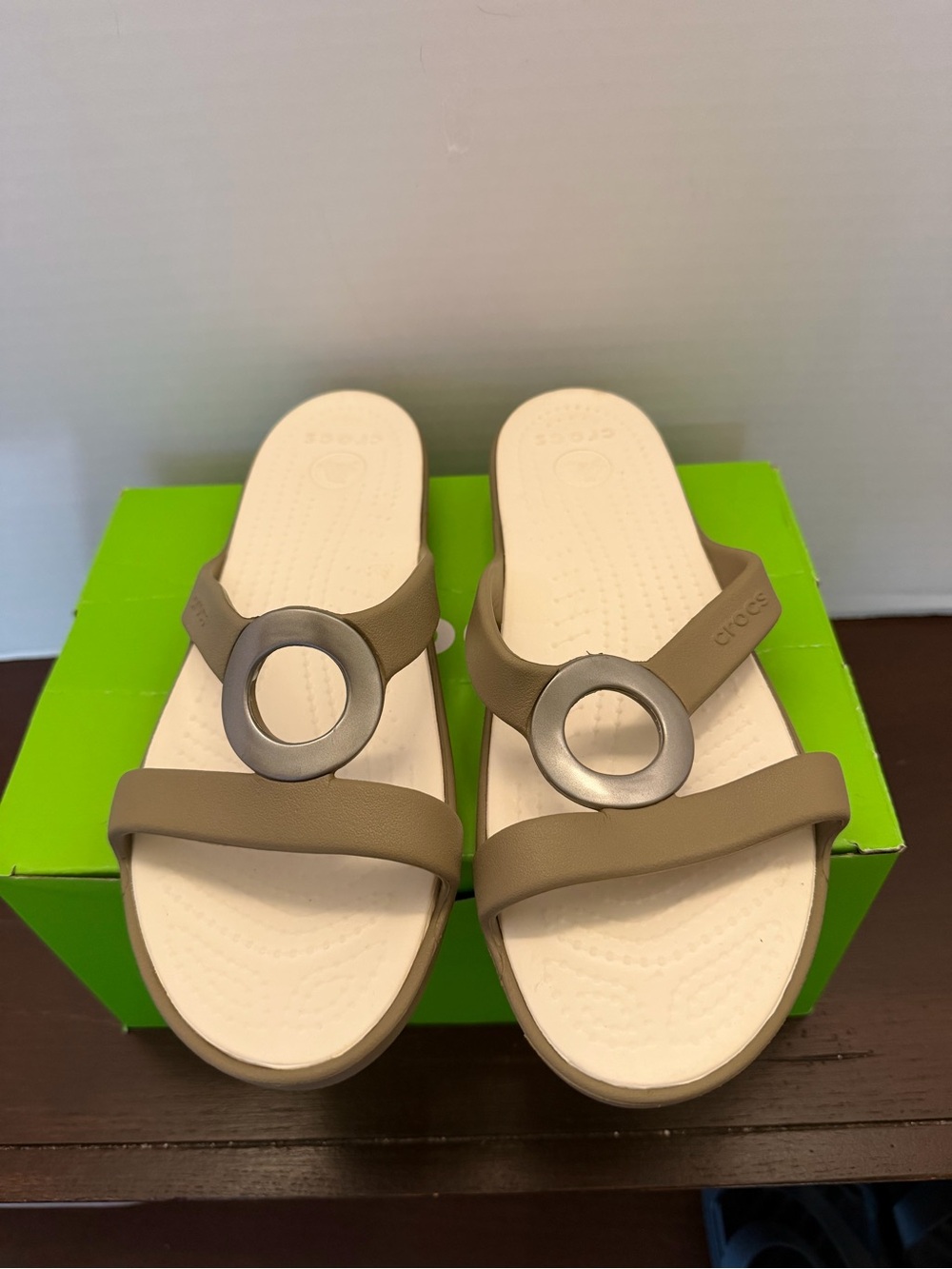 Crocs Size 8. Like new, never worn outside ~ Women's Taupe Flip Flop Sandals - Picture 3 of 5